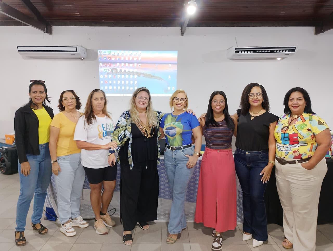Cuidadores de Porto Seguro são capacitados para atendimento nas escolas