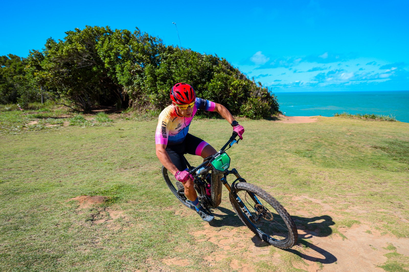 Ultra Brou abre fim de semana de grandes desafios em Arraial d’Ajuda