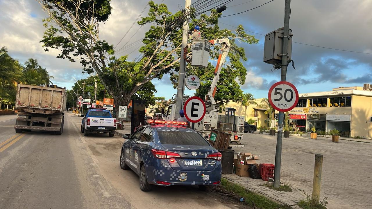 Prefeitura de Porto Seguro realiza operação de ordenamento na Orla Norte por determinação do Ministério Público